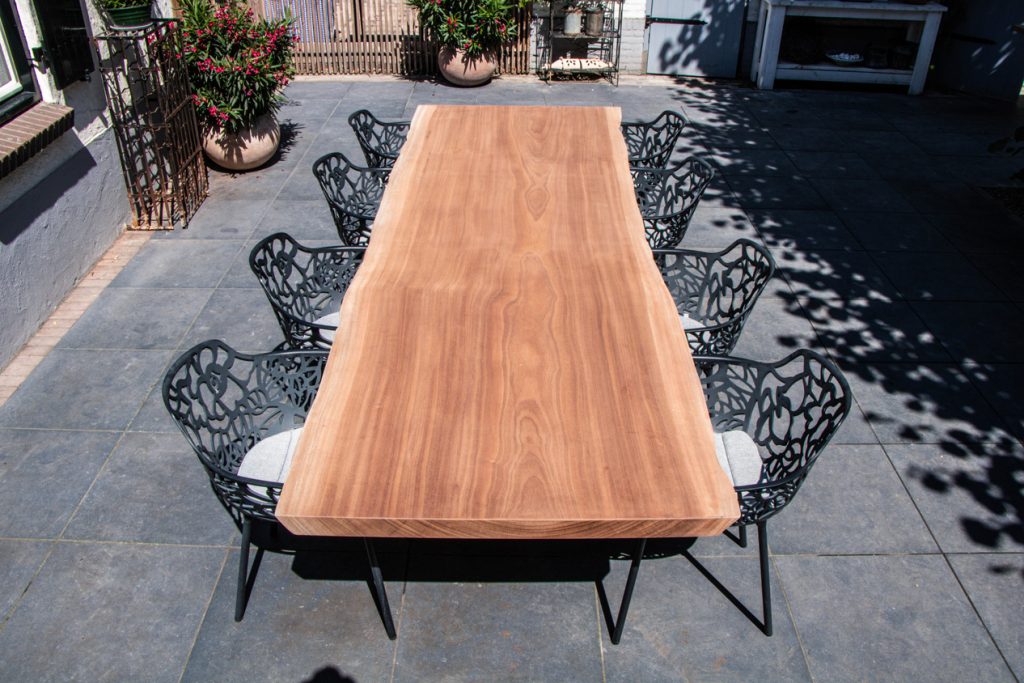 Table de jardin à bois